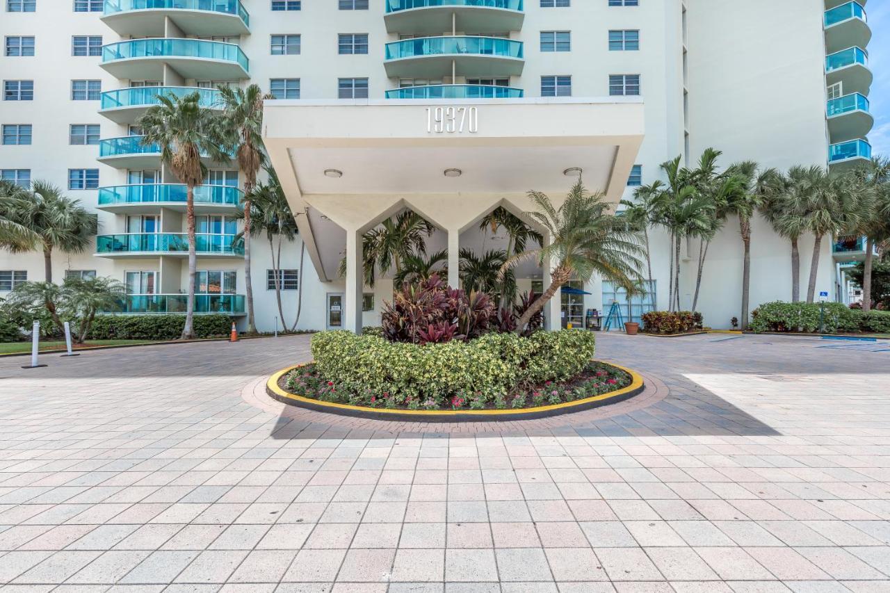 Ocean Reserve Luxury Condos Across From Sunny Isles Beach Miami Beach Exterior photo