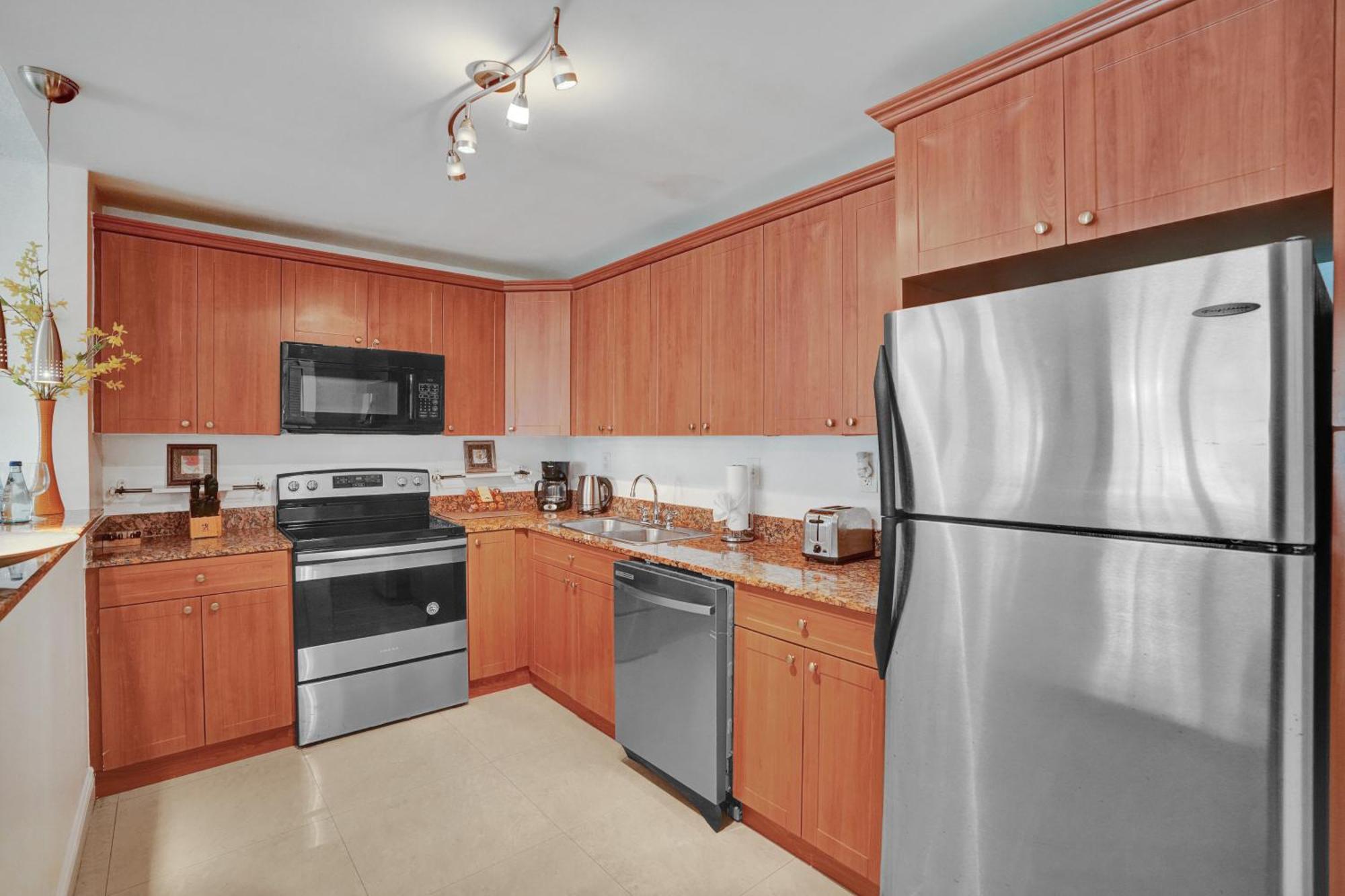 Ocean Reserve Luxury Condos Across From Sunny Isles Beach Miami Beach Exterior photo