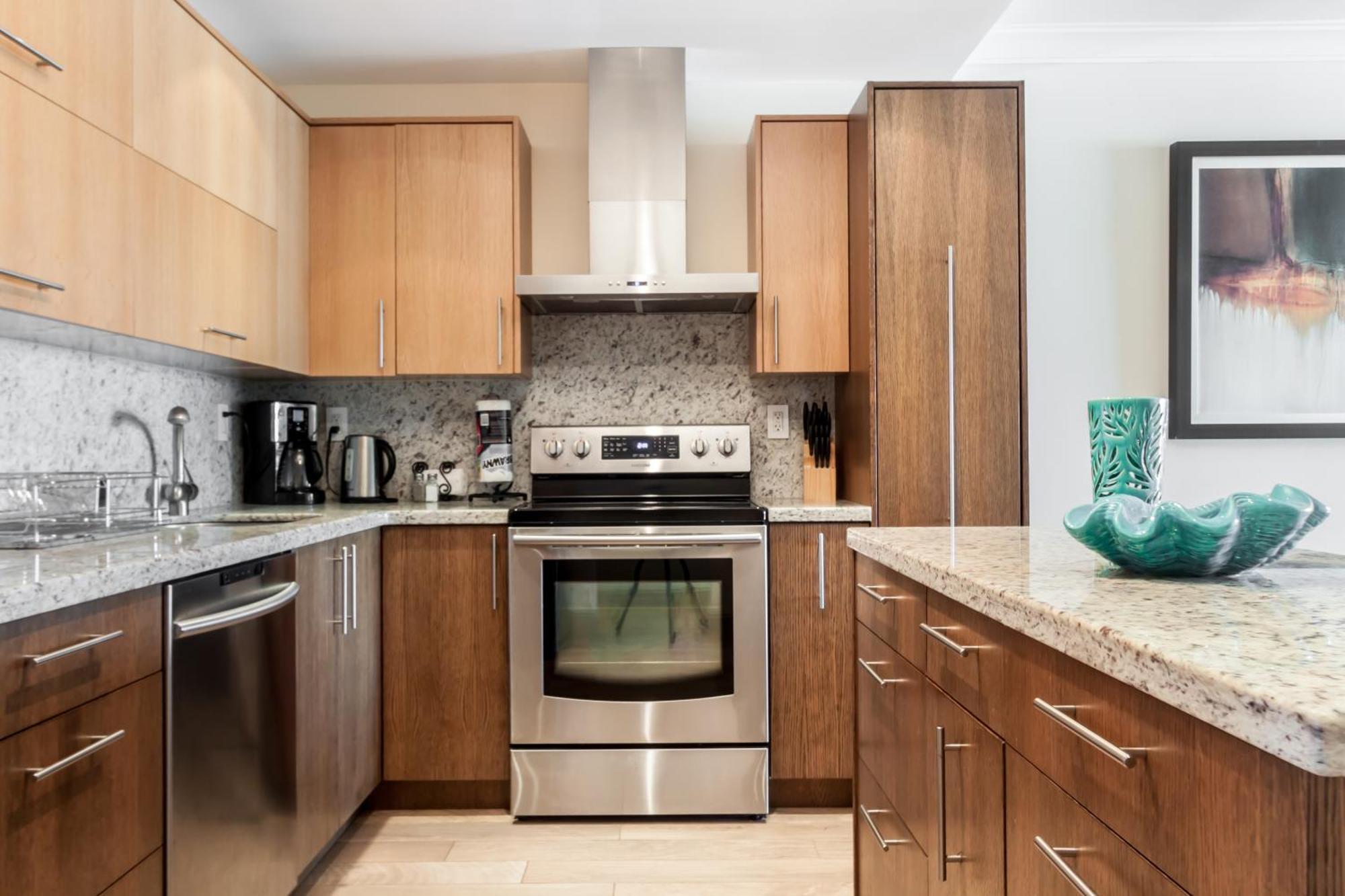 Ocean Reserve Luxury Condos Across From Sunny Isles Beach Miami Beach Room photo