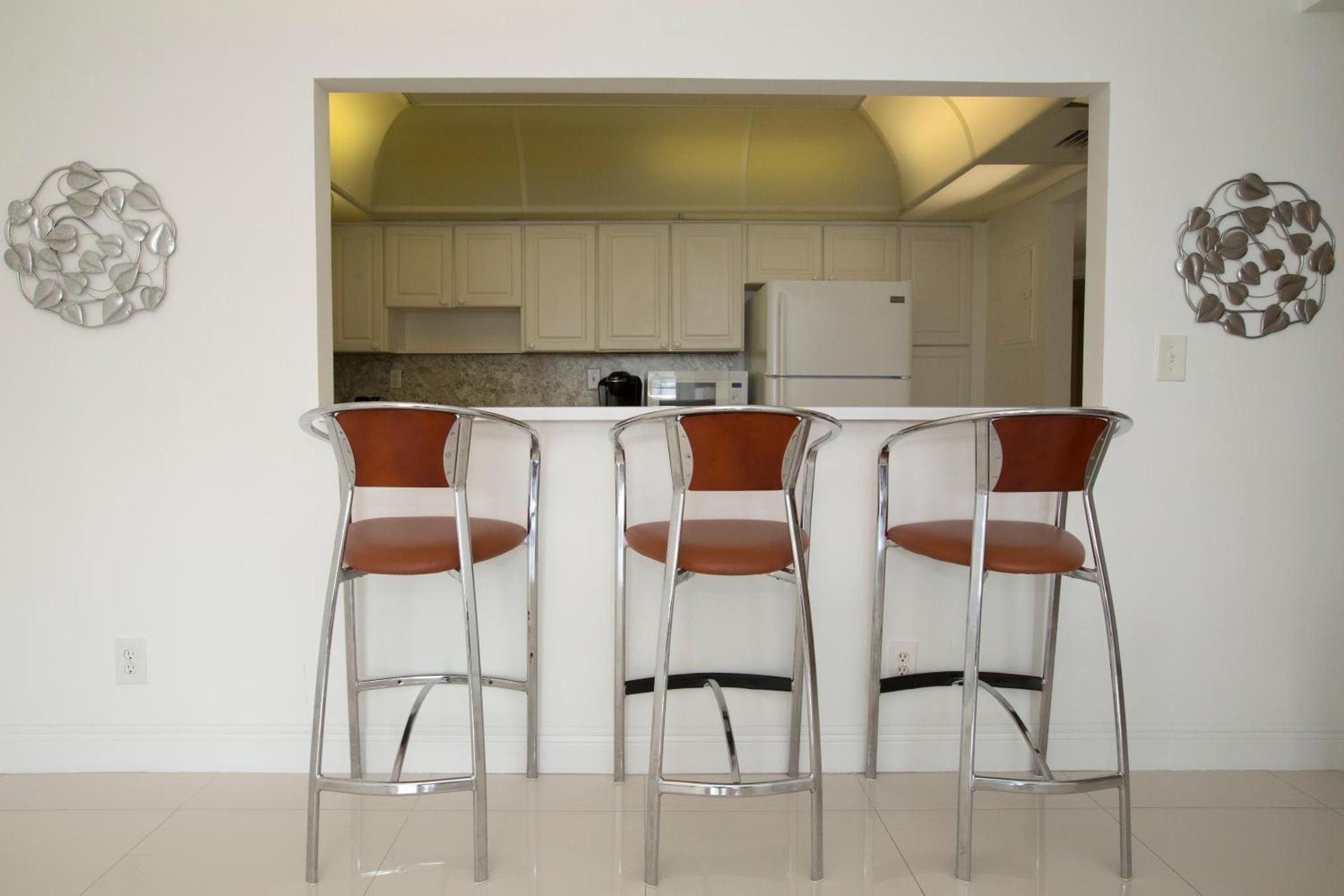 Ocean Reserve Luxury Condos Across From Sunny Isles Beach Miami Beach Exterior photo