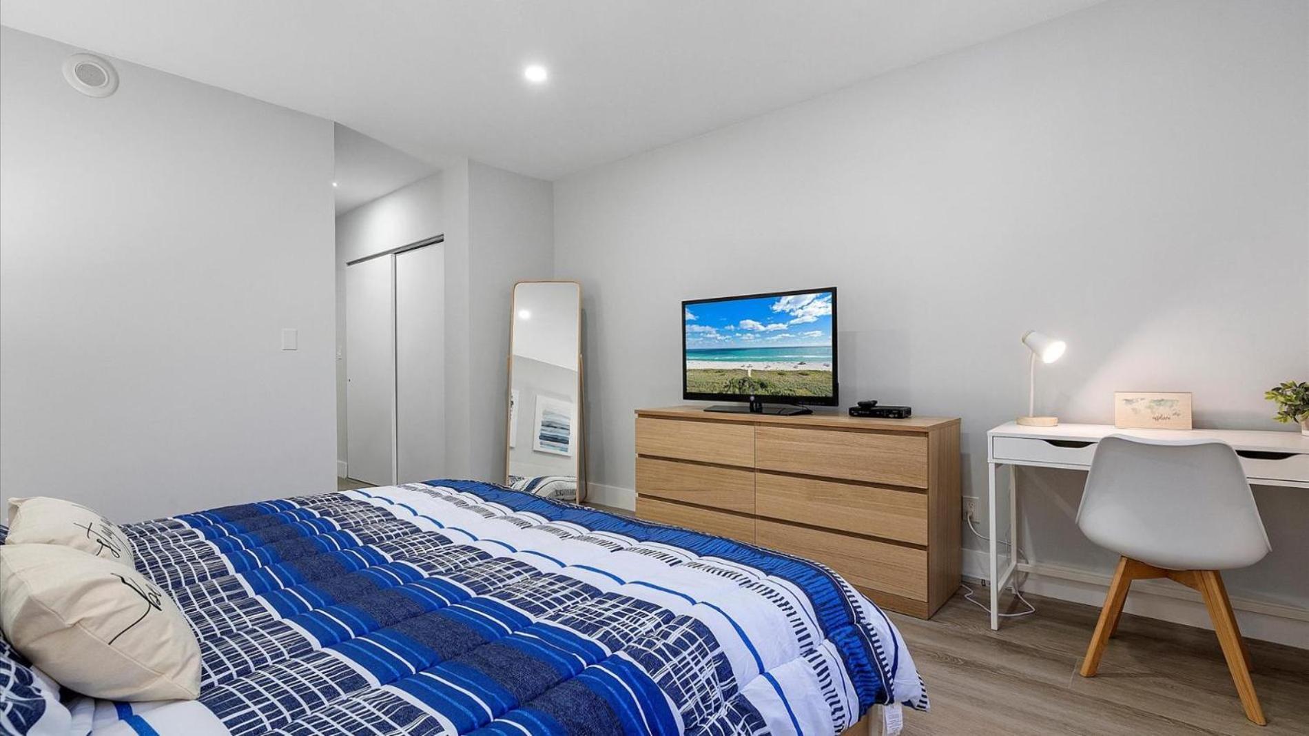 Ocean Reserve Luxury Condos Across From Sunny Isles Beach Miami Beach Room photo