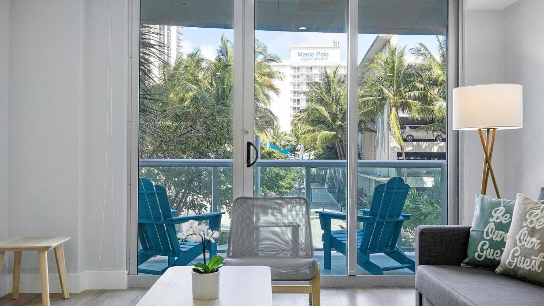 Ocean Reserve Luxury Condos Across From Sunny Isles Beach Miami Beach Exterior photo