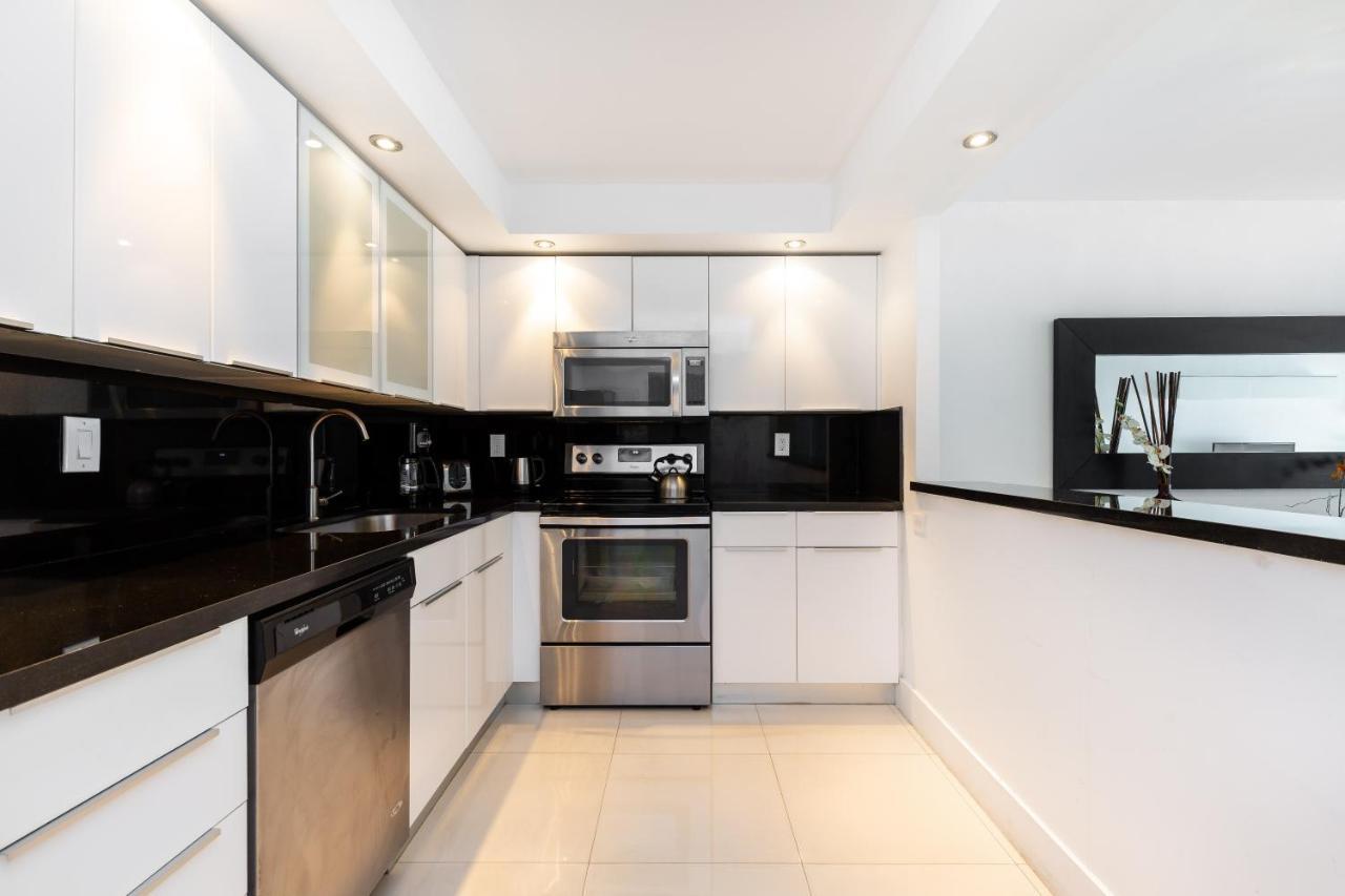 Ocean Reserve Luxury Condos Across From Sunny Isles Beach Miami Beach Exterior photo
